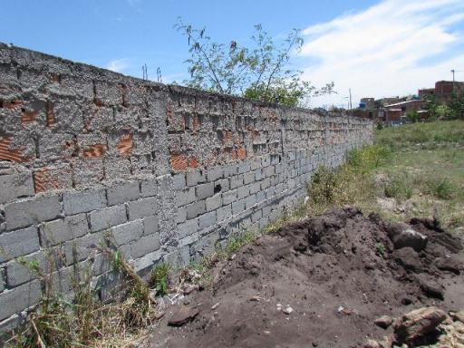 A crise me pegou.Terreno Jardim Esperança