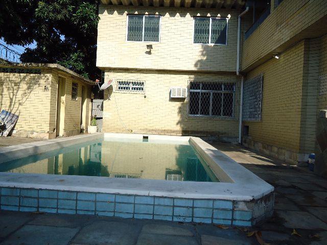 Cachambi - Ótima Residência ; 3 Salas 4 Dormitórios (stes) piscina Quintal Terraço Garagem