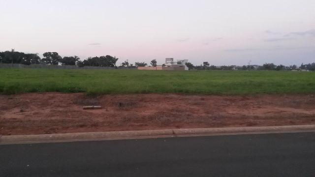 Terreno no condominio lago azul