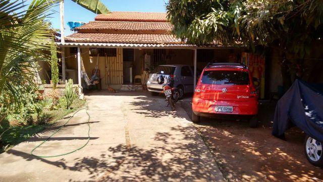 Casa de 2 quartos próxima à Eternit - Aceita carro como parte do pagamento