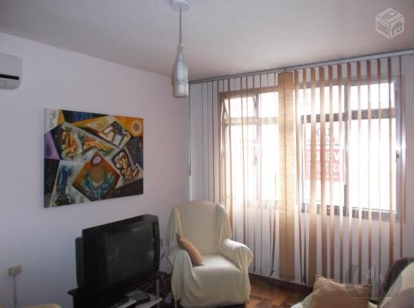 Apartamento 2 dormit. reformado 3º andar