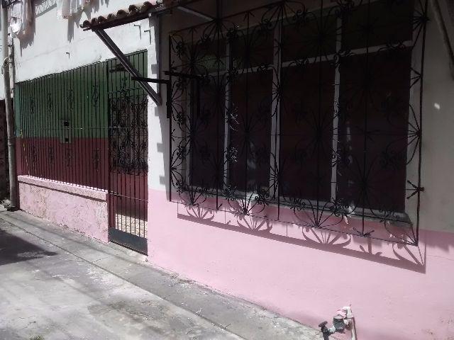 Casa ampla com 3 quartos em vila fechada na Pedro A. Cabral
