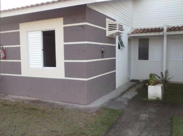 Casa de 3 dorm em Condomíni Moradas, com varanda e muro. Portaria 24h, churrasqueira