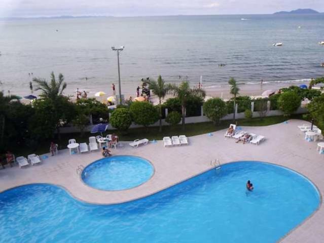 Dezembro em Canasvieiras frente ao mar com piscina apartamento, de 2 dormit para 6 pessoas