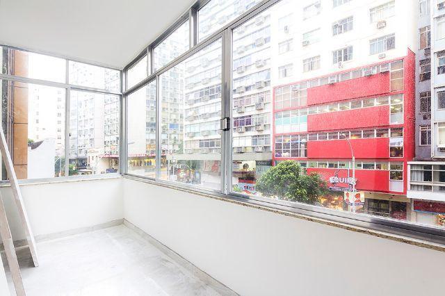 Excelente Apartamento Reformado Desocupado 4 Quartos 3 Suítes em Copacabana