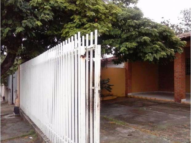 Linda casa prox ao canachue santa amalia e flamboyant santa rosa área construida 100m2 ter