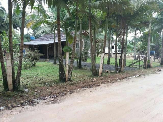 Vendo terreno com casa