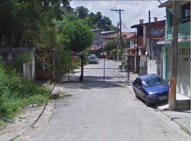Sobrado-Tabão da Serra-Jd três Marias-Pronto para Financiamento-Portão rua particular