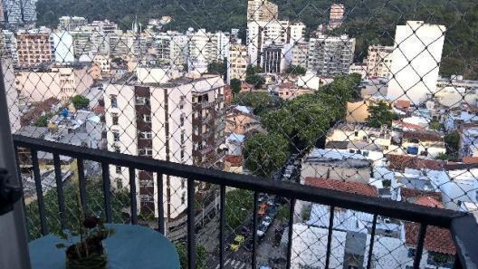 Botafogo - Apartamento 03 quartos duas vagas