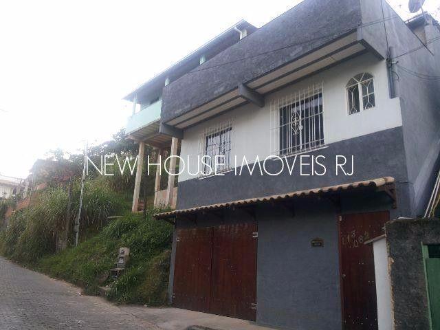 Casa de 3 quartos e garagem em beira de rua R 130 mil (não aceita cef)