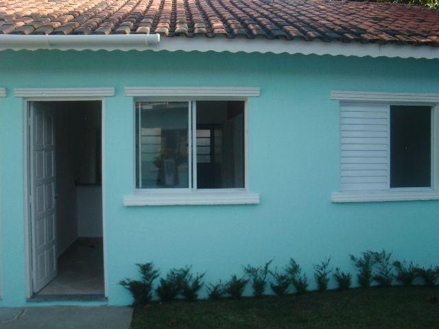 Linda casa em condominio em Intanhaem