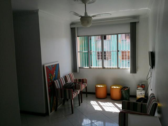 Apartamento no Resgate 2Q com Suíte