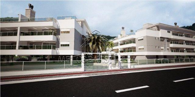 COD8406 Ap com 02 suites e duas vagas, area Nobre 300 metros da Praia, Financia