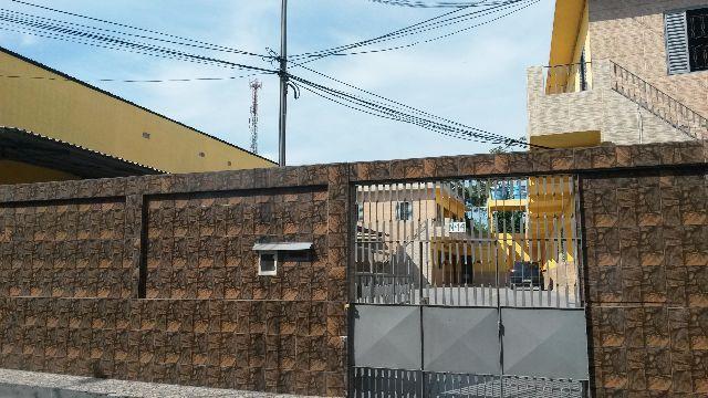 Apartamentos em Flores, 1 qto, cond. fechado, não paga água