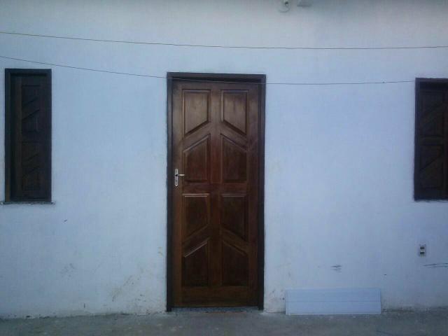 Aluga se uma casa