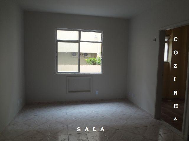 Apartamento Sala e 1 Quarto com Garagem