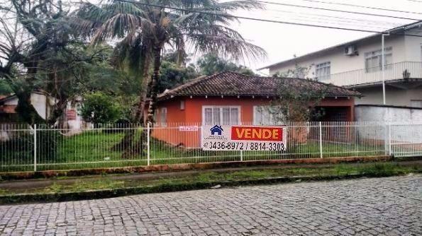 Terreno Comercial/Residencial, 686m² sendo 20,5 frente com casa de alvenaria
