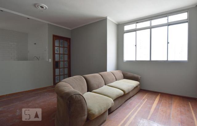 APARTAMENTO no 7º andar com 2 dormitórios e 1 garagem