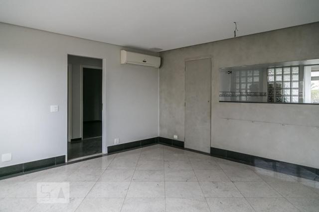 APARTAMENTO no 6º andar com 3 dormitórios e 1 garagem