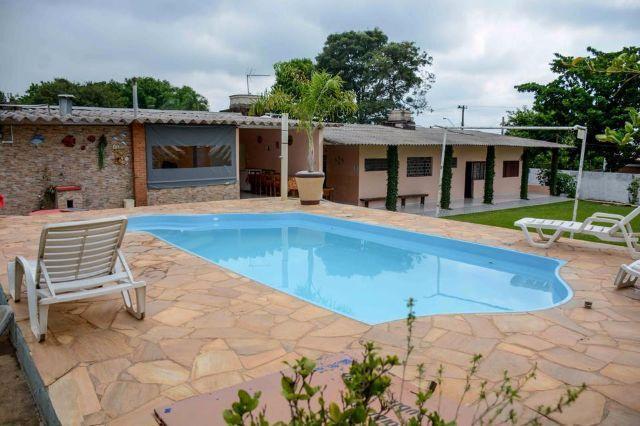 Oferta: Chácara 2.000 m² + piscina + churrasqueira + área de lazer