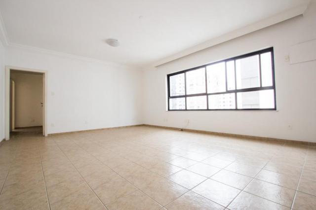 APARTAMENTO no 8º andar com 3 dormitórios e 1 garagem