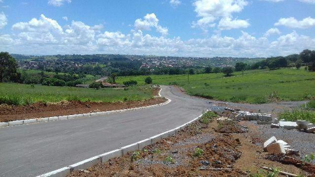 Lotes 1000m Condomínio Fechado Alto Padrão em  ( Próximo ao Centro)