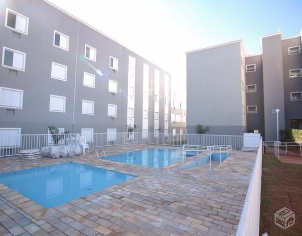 Apartamento 2 quartos piscina área de lazer com portaria 24h condomínio seguro