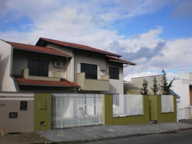 Casa com suíte no Bairro Jaraguá Esquerdo