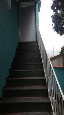 Aluga-se está casa