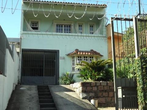 Casa Residencial ou Comercial Próx. PUC/Champagnat/Esc. N.S. Brasil/Igreja São Judas Tadeu