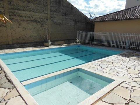 Casa com piscina, terreno 625m, Caieiras, São João del-Rei