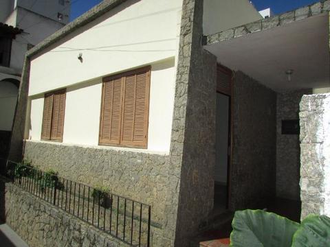 Casa de Vila com 02 Quartos - Pq. Tamandaré (Próximo a Av. Pelinca)