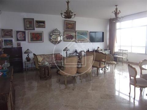 Apartamento Padrão