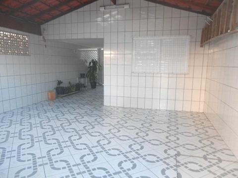 Casa 03 dormitórios, edícula, churrasqueira, 300 mts da praia, financia REF - 871