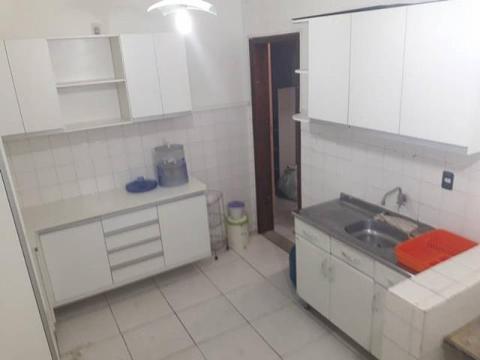 Alugo Excelente Apartamento no Conjunto Ariranhas no Santos Dumont em   Am