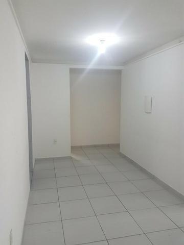 Locação Apartamento no Bairro Torre. 3 quartos