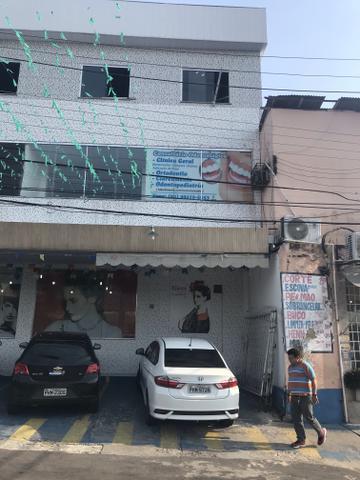 Salas comerciais no Pq 10 na principal