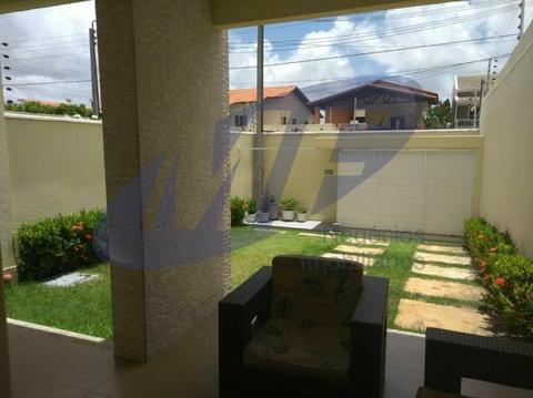 Casa Duplex com 171m² 4 Suítes, DCE, 2 vagas em rua privativa