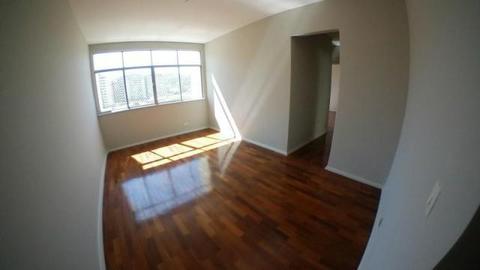 Apartamento com 2 dormitórios para alugar, 75 m² por R$ 900/mês - Santa Rosa - /RJ