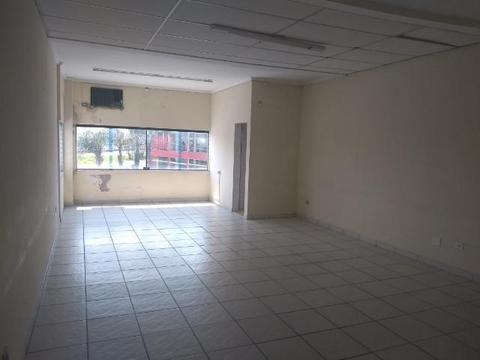 Aluga-se Sala Comerciais de 60a 120m2