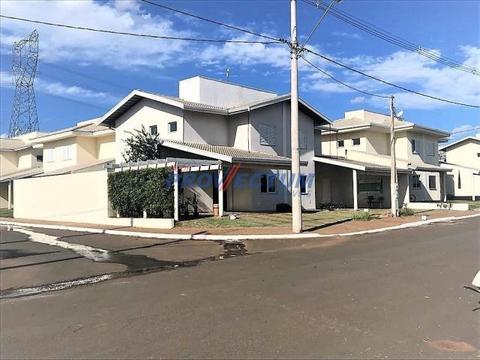 Casa à venda com 3 dormitórios em Centro,  cod:CA266242