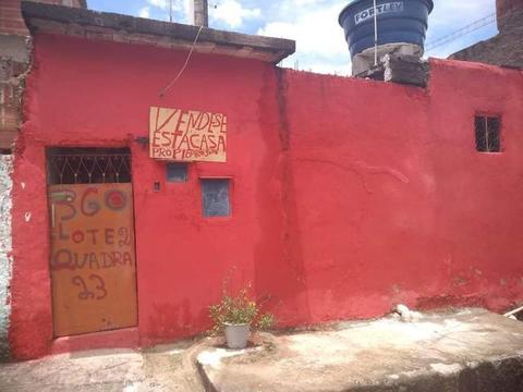 Vendo uma casa no bairro da pra b.roxo na igrejinha na rua do ciep brizolão