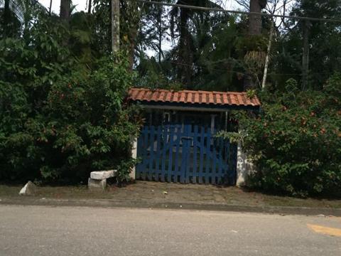 Casa com piscina no centro do Guarau (Em frente a Toka do Lula)