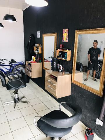 Barbearia completa em funcionamento