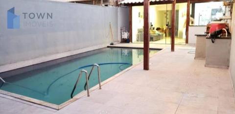 Casa no Condomínio Amoli com piscina e churrasqueira